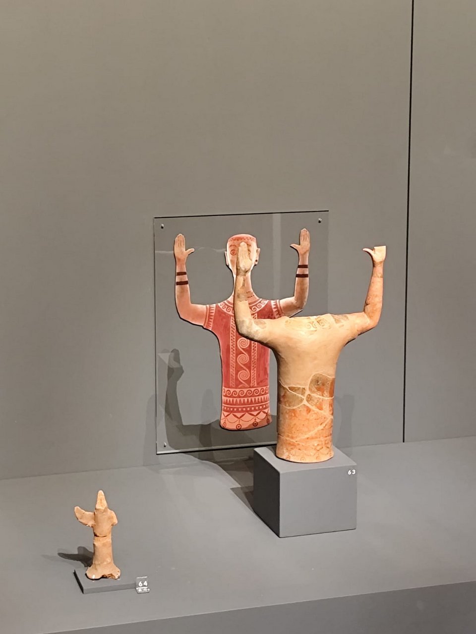 Πήλινο ειδώλιο γυναικείας μορφής ,τέλος 7ου-6ος αι. π.Χ.