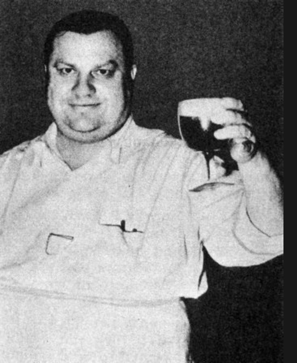 Ο Arthur Gehrke έζησε και δραστηριοποιήθηκε στην πόλη Watertown της Πολιτείας Wisconsin, στις ΗΠΑ — περιοχή με έντονους χειμώνες. Ήταν ιδιοκτήτης μπαρ / WIKIPEDIA