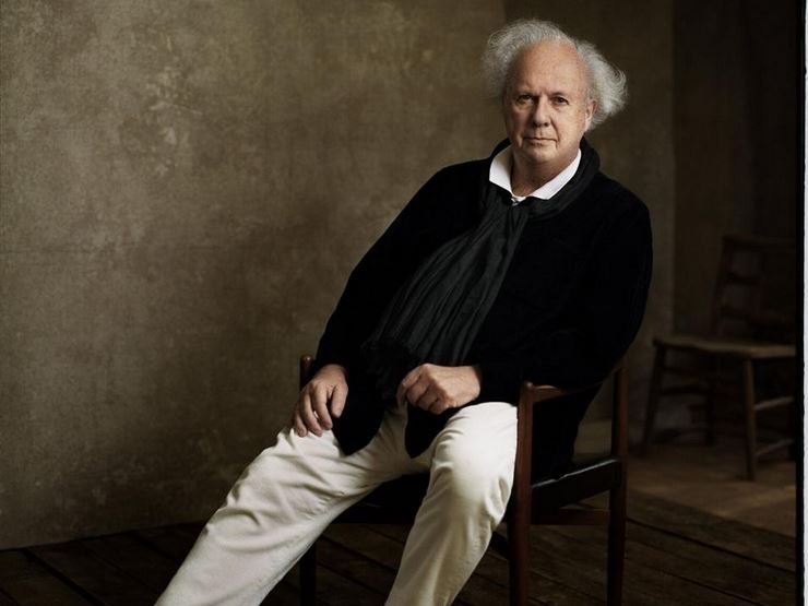 Ανάμεσα στις πιο πολύκροτες ιστορίες του βρίσκεται και η διαχρονική του κόντρα με τον Ντόναλντ Τραμπ / VANITY FAIR