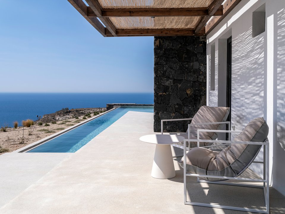 Μια design γωνιά για καφέ και ονειροπόληση / Φωτογραφία: Γιώργης Γερόλυμπος
