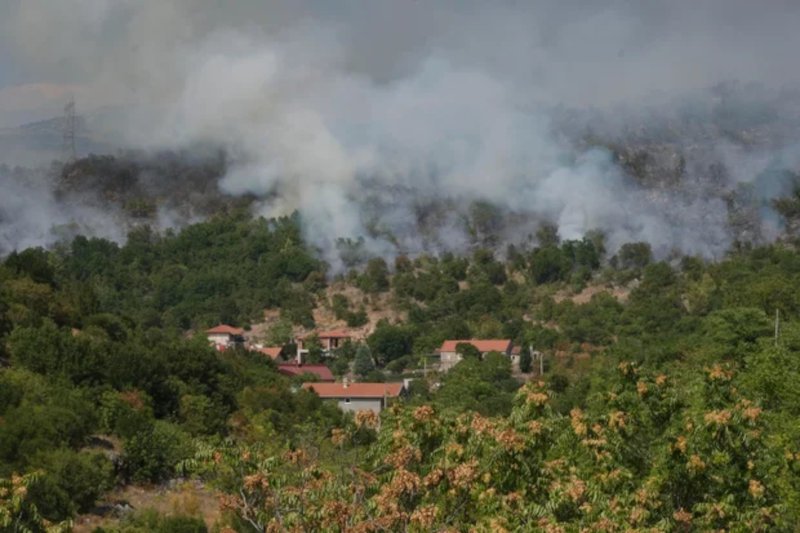 Πυρκαγιά σε δασική έκταση κοντά στην πρωτεύουσα του Μαυροβουνίου, Ποντγκόριτσα