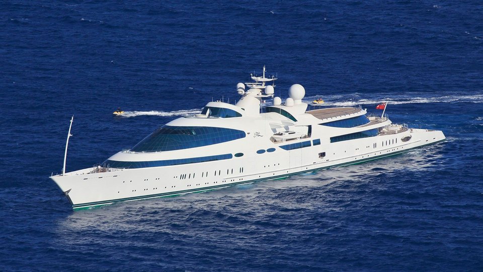 YAS yacht