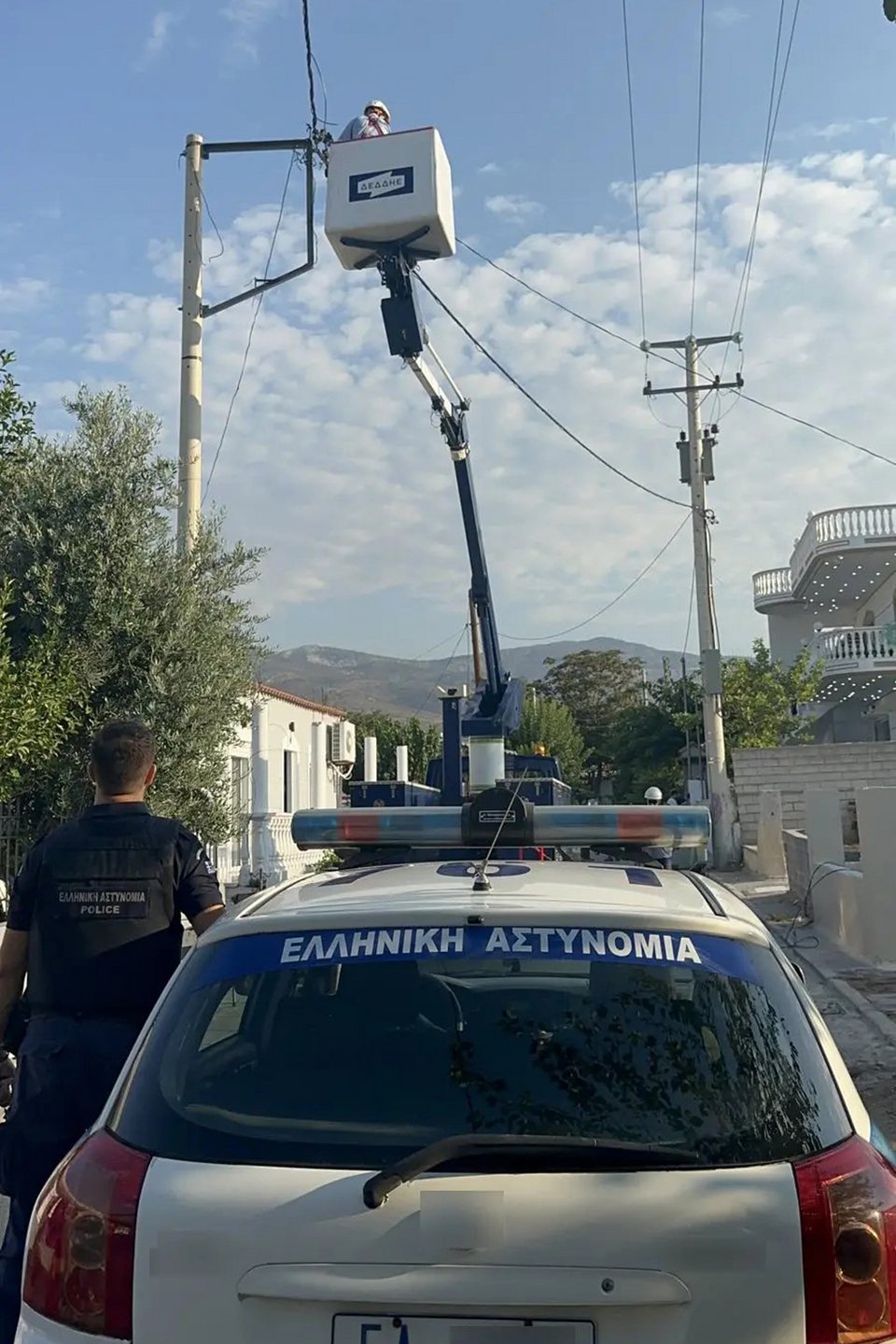 Από συνεργείο του ΔΕΔΔΗΕ, έγιναν αποξηλώσεις καλωδίων που χρησιμοποιούνταν για ρευματοκλοπές