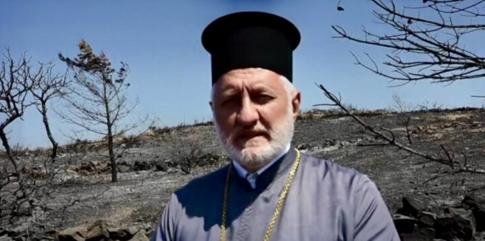 Τις καμένες εκτάσεις της Χίου επισκέφθηκε ο Αρχιεπίσκοπος Αμερικής Ελπιδοφόρος