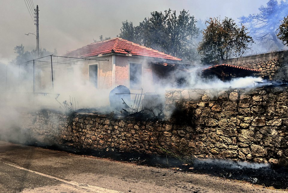 Φωτιά στην κοινότητα Αγανά στη Ζάκυνθο
