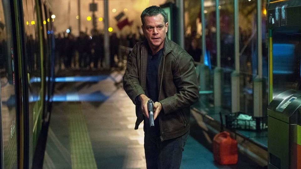 Η τριλογία του Jason Bourne παραμένει μέχρι σήμερα ένα σημείο αναφοράς που όχι μόνο ανανέωσε το είδος, αλλά και επανακαθόρισε το πώς αντιλαμβανόμαστε τον κινηματογραφικό κατάσκοπο στον 21ο αιώνα / IMDB