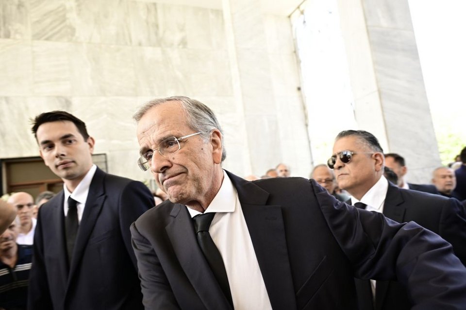 Συντετριμμένος ο Αντώνης Σαμαράς