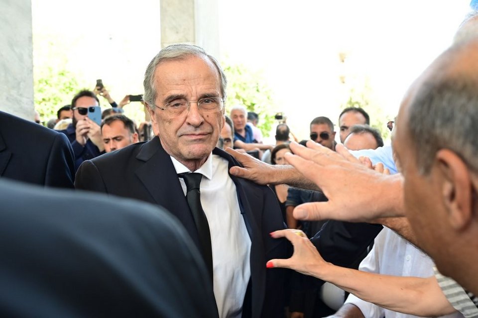 Συντετριμμένος ο Αντώνης Σαμαράς