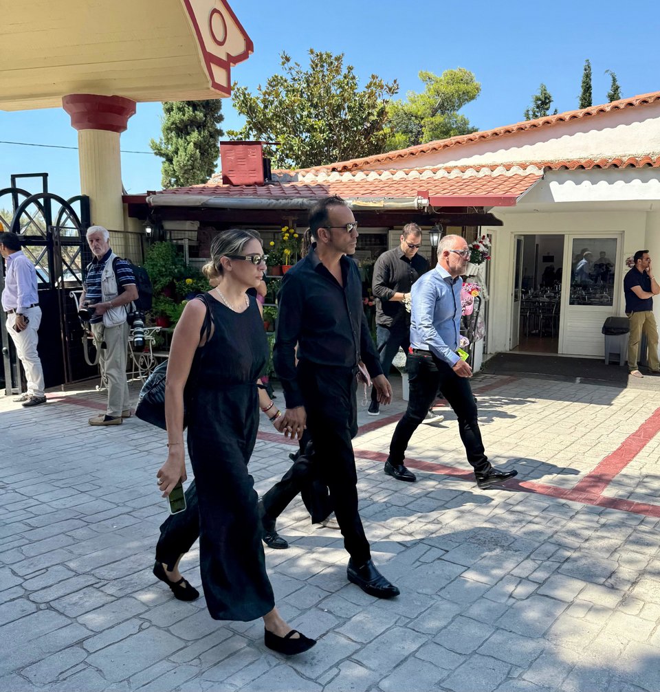 Ο Πάνος Μουζουράκης με τη σύζυγό του Μαριλού Κόζαρη