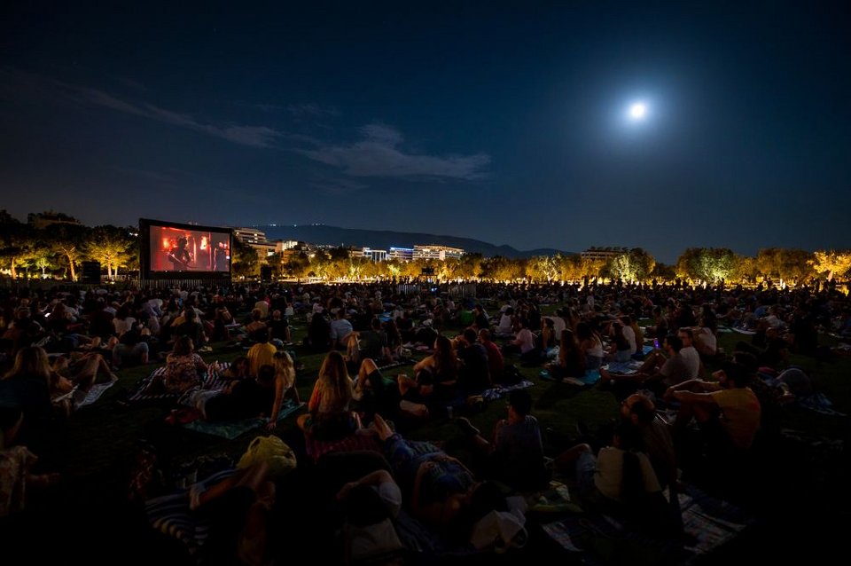 Το Full Moon Sleepover επιστρέφει για τρίτη φορά φέτος το καλοκαίρι στο Κέντρο Πολιτισμού Ίδρυμα Σταύρος Νιάρχος (ΚΠΙΣΝ) .