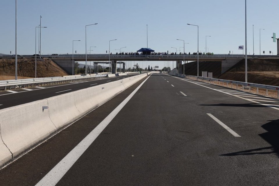 Ο αυτοκινητόδρομος περιλαμβάνει 4 Σταθμούς Εξυπηρέτησης Αυτοκινητιστών (ΣΕΑ), 2 Σημεία Εξυπηρέτησης Πελατών (ΣΕΠ)
