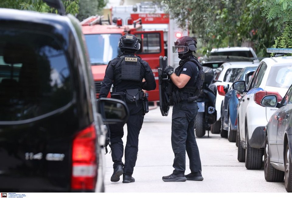 Σε εξέλιξη βρίσκεται ευρεία αστυνομική επιχείρηση, καθώς μεταβαίνει ομάδα της ΕΚΑΜ στο σημείο