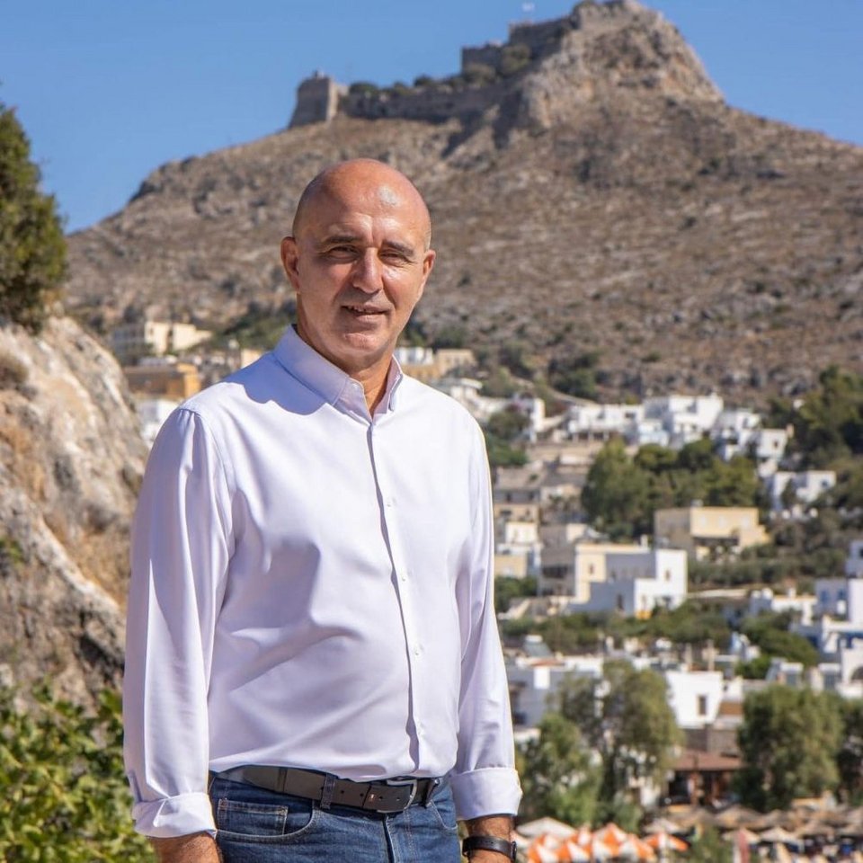 Ο ιδιοκτήτης βίλας, Θάνος Μάλλιος