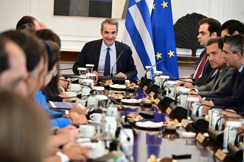 Με κουλουράκια και καφέ το Υπουργικό
