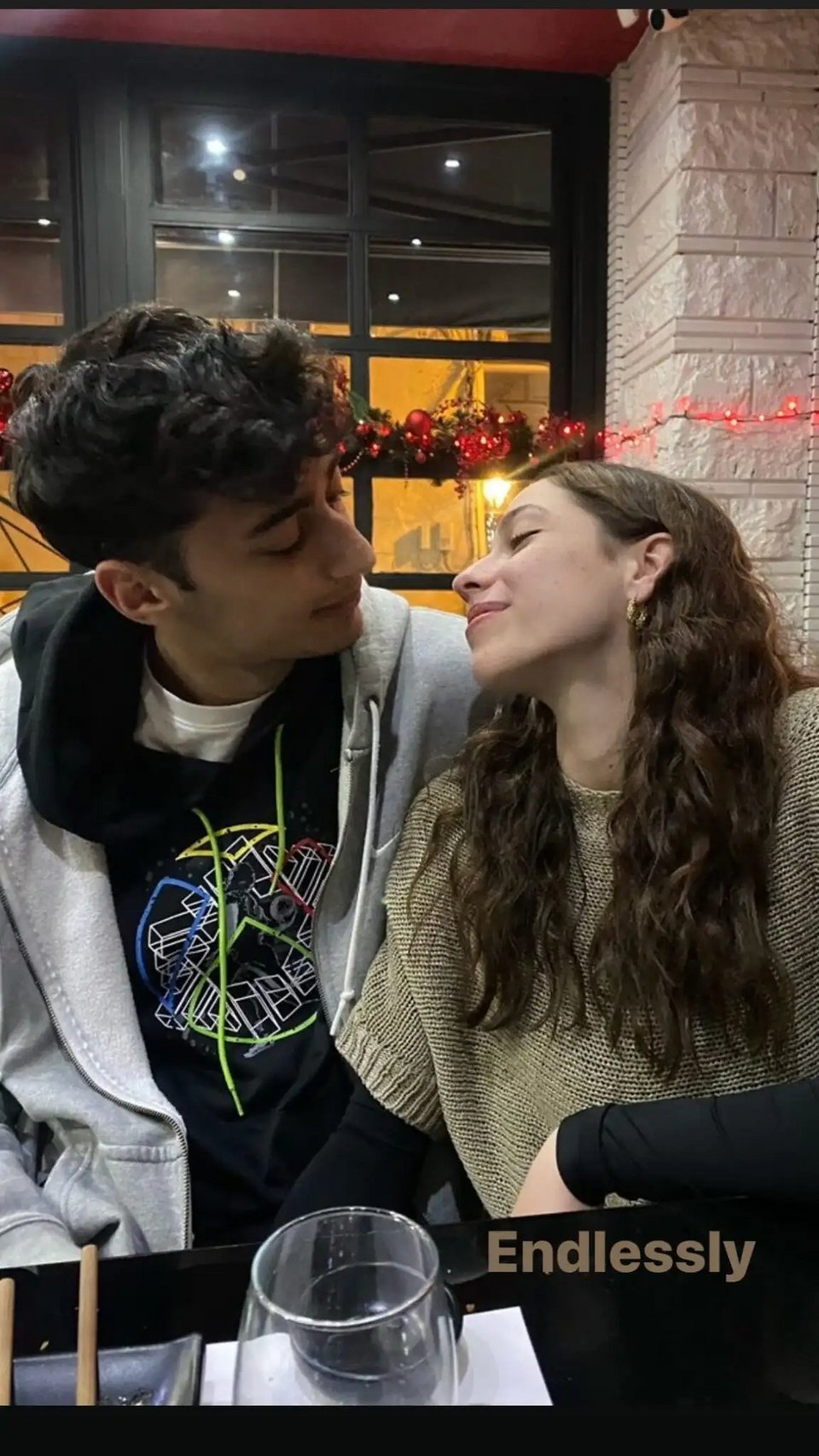 Ο Αλέξανδρος με τη σύντροφό του 