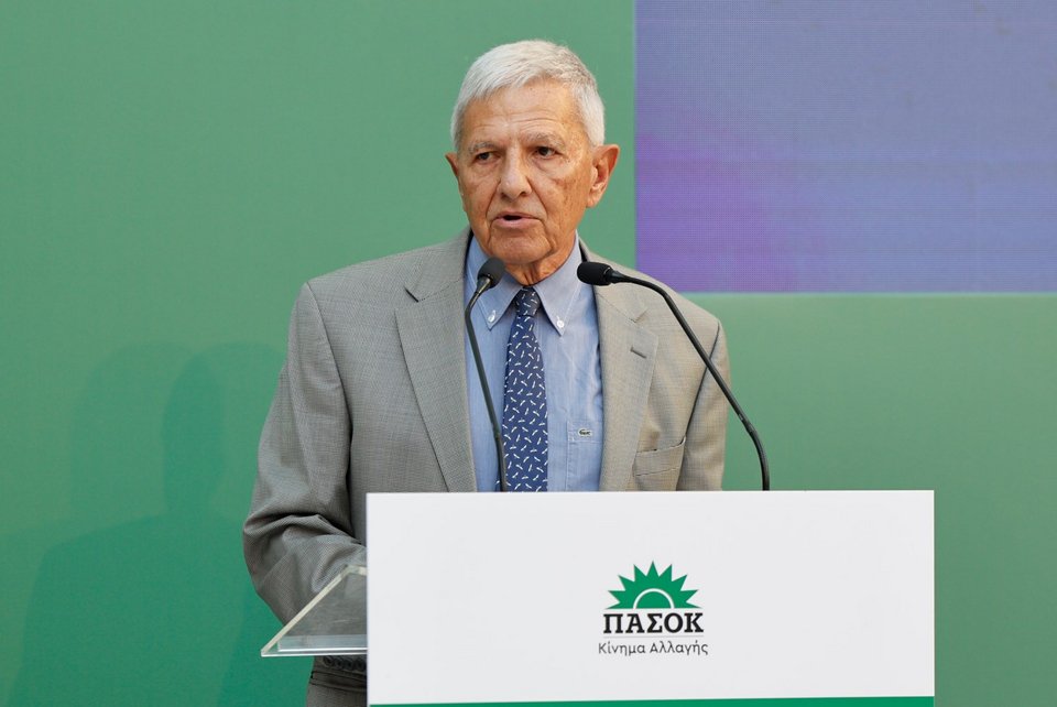Ο Τάσος Γιαννίτσης στο βήμα για το κρίσιμο ζήτημα του δημογραφικού