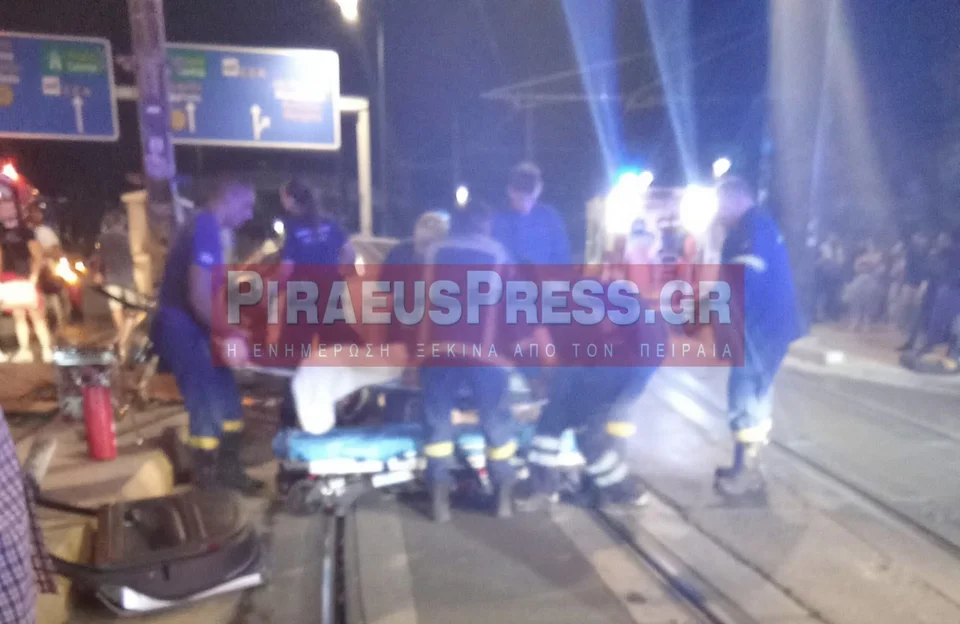 Accident grav la Pireu: Șofer decedat și pasageră în stare critică