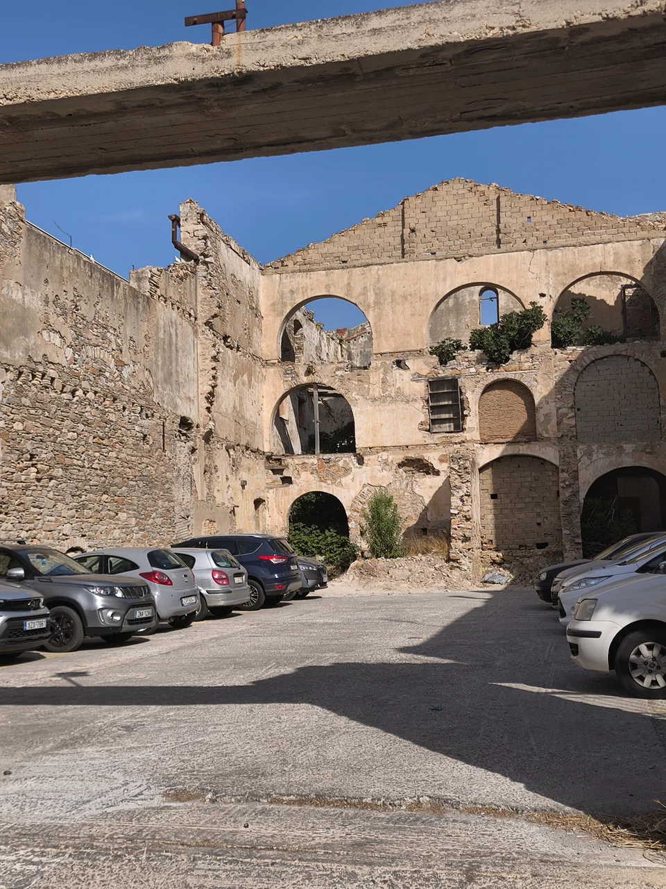 Xαρακτηριστική εικόνα από τη διαδρομή μου προς το Εργοστάσιο Ζησιμάτου