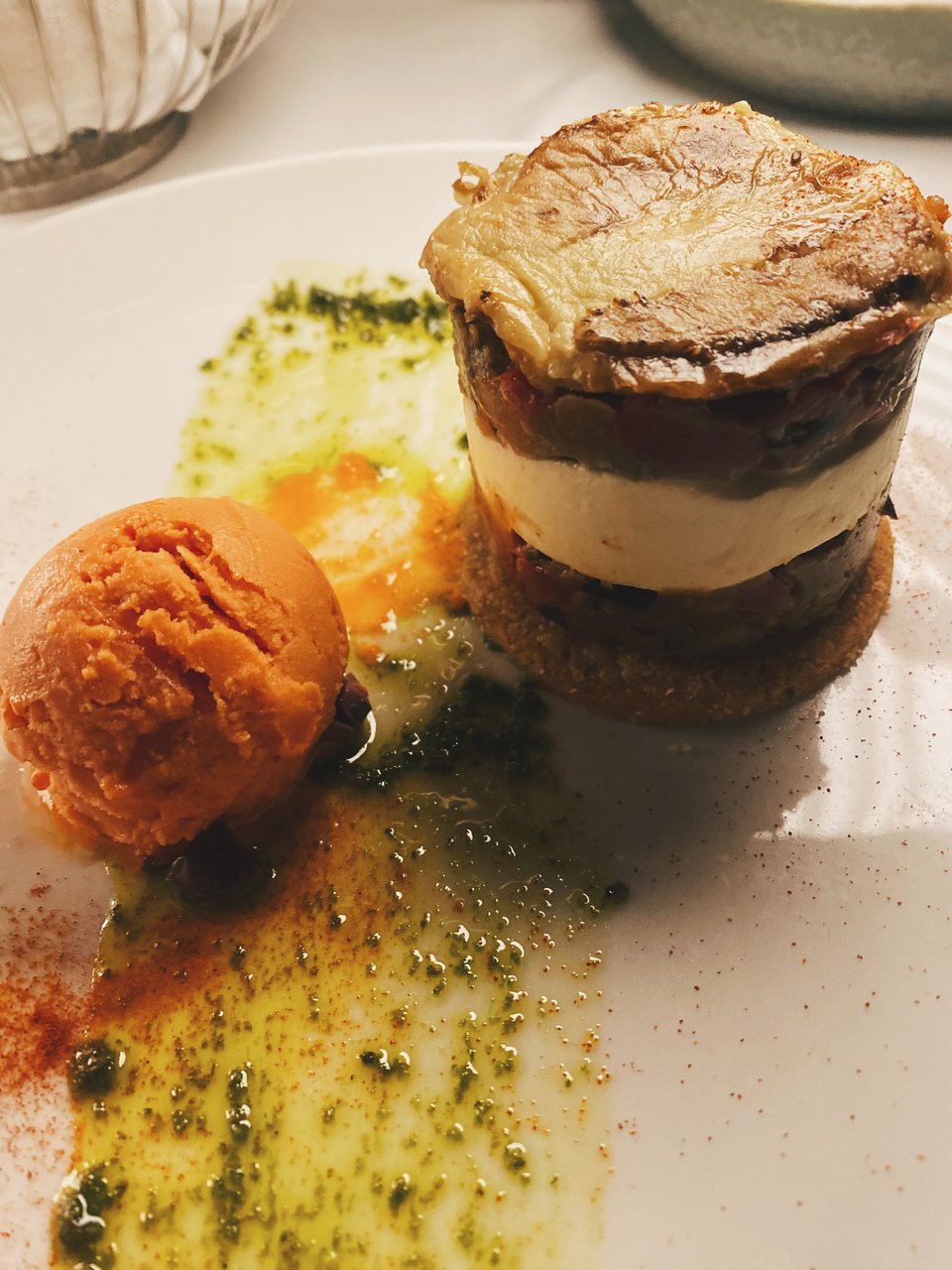 Τάρτα μελιτζάνας / Φωτογραφία: Μάνος Λειβαδάρος/iefimerida