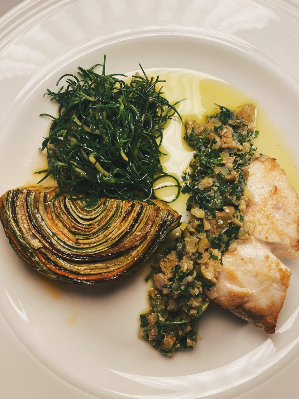 Σφυρίδα με ρατατούι λαχανικών / Φωτογραφία: Μάνος Λειβαδάρος/iefimerida