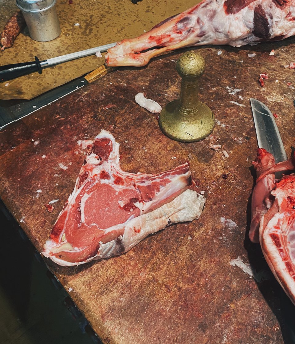 Στο χασάπικο του Γαβρίλη διαλέγεις κρέας μόλις πας / Φωτογραφία: Μάνος Λειβαδάρος/iefimerida