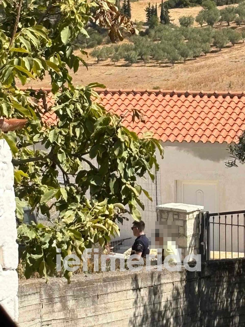 Η στιγμή της σύλληψης της 62χρονης