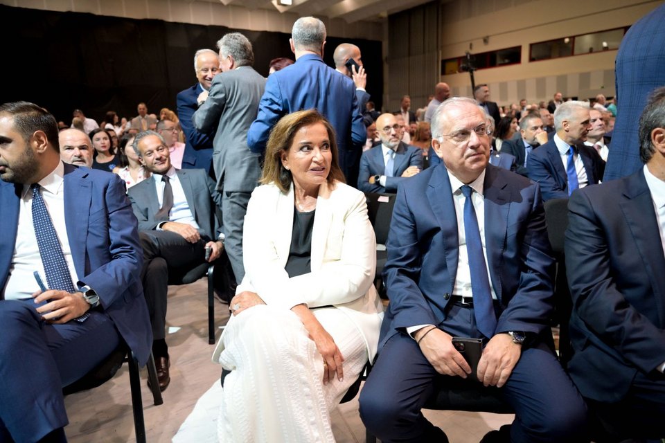 Η Ντόρα Μπακογιάννη με τον υπουργό Ανάπτυξης Τάκη Θεοδωρικάκο