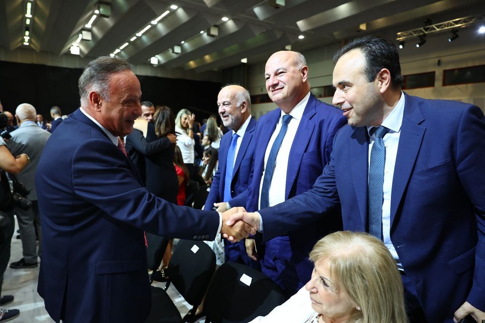 Ο δήμαρχος Θεσσαλονίκης Στέλιος Αγγελούδης με τον Δημήτρη Παπαστεργίου, τον Κώστα Τσιάρα και τον Γιώργο Φλωρίδη