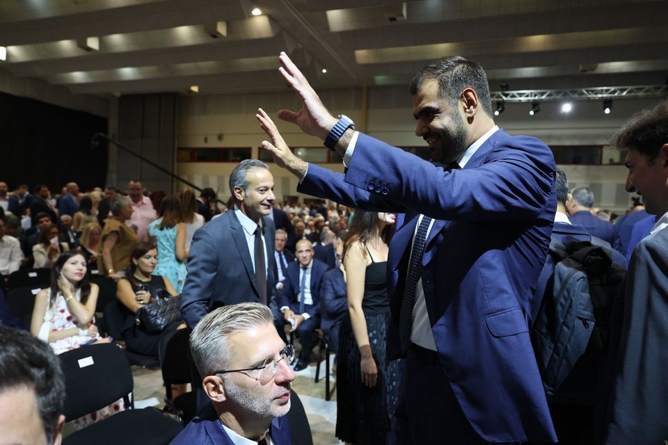 Ο Ακης Σκέρτσος και κυβερνητικός εκπρόσωπος Παύλος Μαρινάκης 