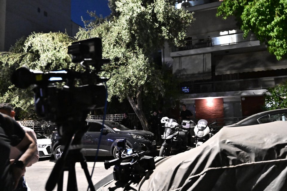 Το διαμέρισμα στον Νέο Κόσμο όπου εντοπίστηκε νεκρό το ηλικιωμένο ζευγάρι / Φωτογραφία EUROKINISSI