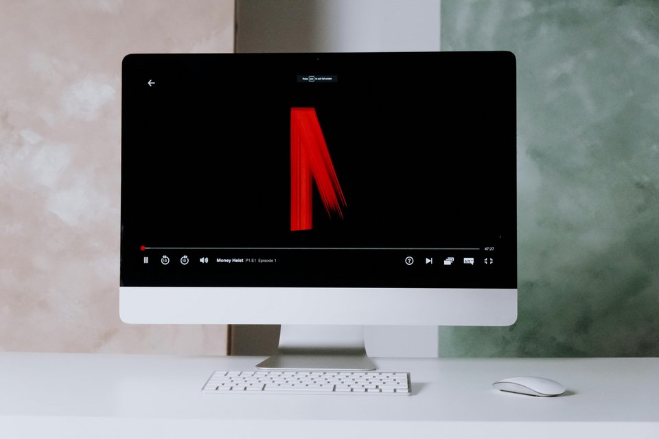 Το Netflix, με 301 εκατομμύρια συνδρομητές σε σχεδόν 200 χώρες, έχει μετατραπεί στον μεγαλύτερο διανομέα οπτικοακουστικού περιεχομένου στον πλανήτη / PEXELS