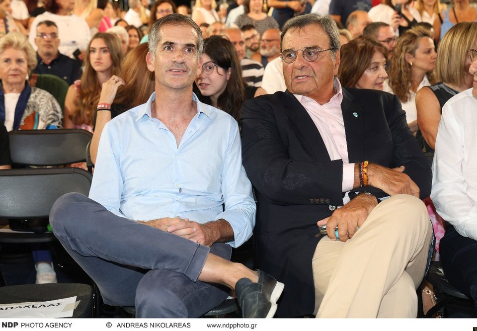 Κώστας Μπακογιάννης, Ισίδωρος Κούβελος