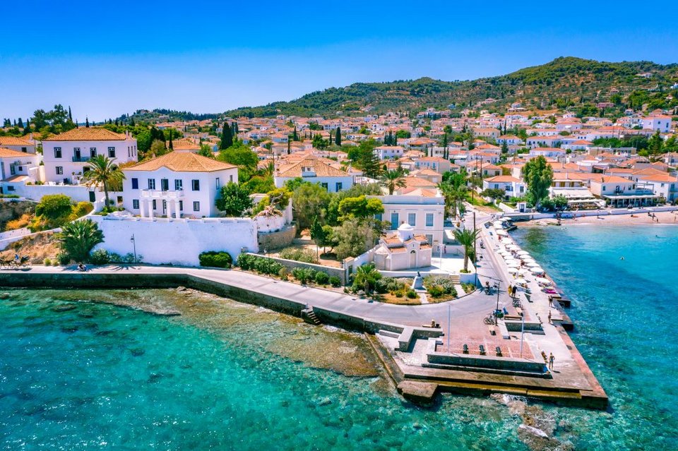 Σπέτσες διακοπές Αρμάτα