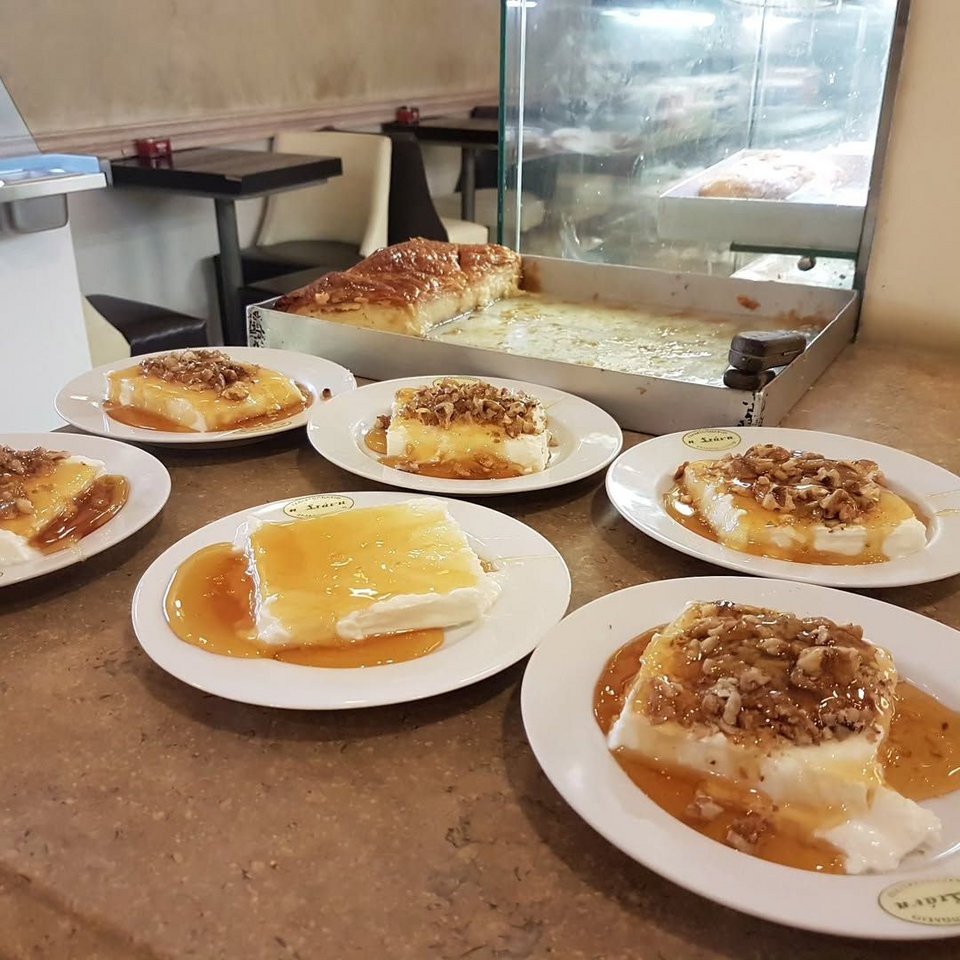 Γιαούρτι με μέλι στη Στάνη πρωινό