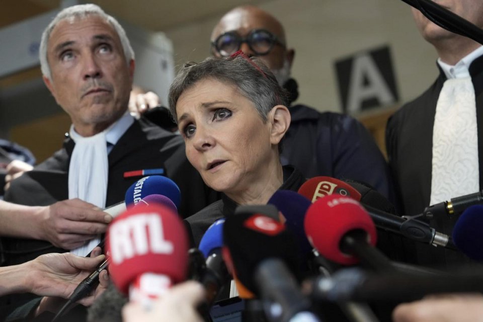 Γιατί όμως το έκανε; Τι την ώθησε να σταθεί δίπλα σε έναν άνθρωπο που είχε γίνει το σύμβολο του απόλυτου κακού; / WIKIPEDIA