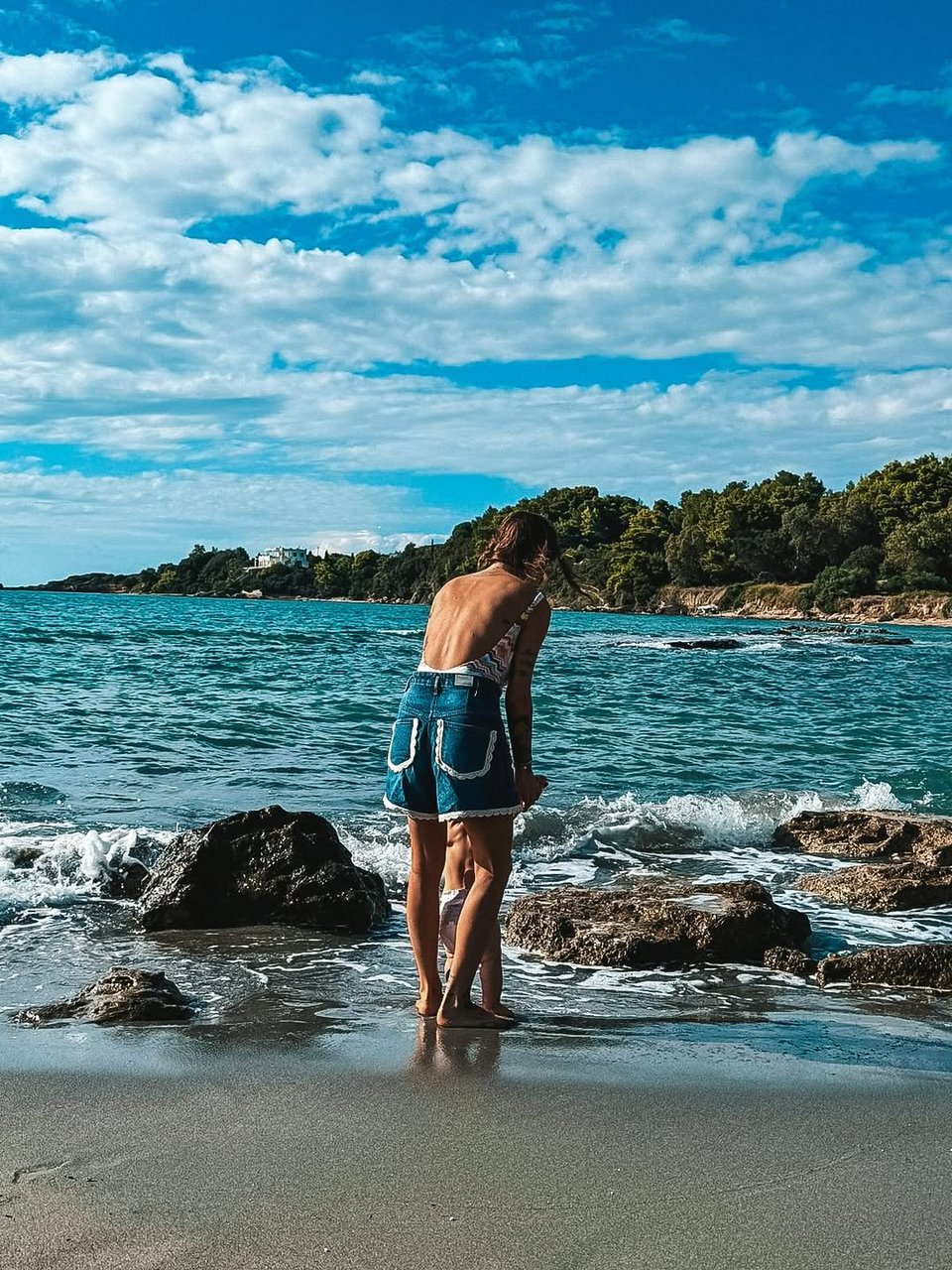 Η Εριέττα Κούρκουλου στη θάλασσα με τον γιο της