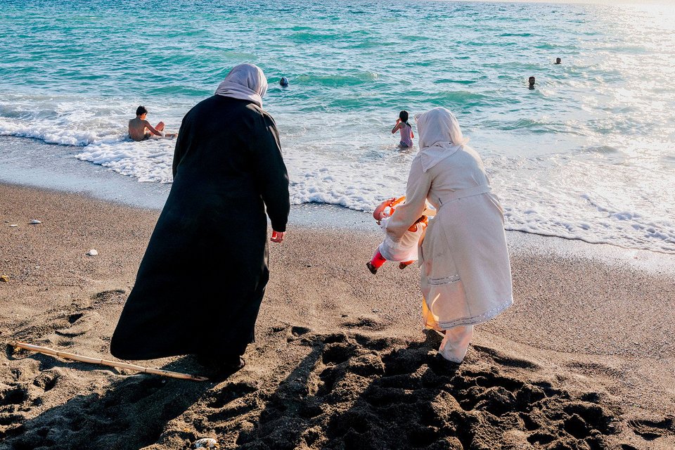 Η Συρία, κομμένη στα δύο για πάνω από μια δεκαετία, ξαναβρίσκει τον εαυτό της μέσα από τέτοιες μικρές σκηνές συνύπαρξης / ΙΝSTAGRAM