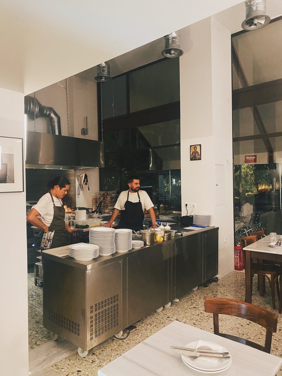 Η ανοιχτή κουζίνα / Φωτογραφία: Μάνος Λειβαδάρος/iefimerida