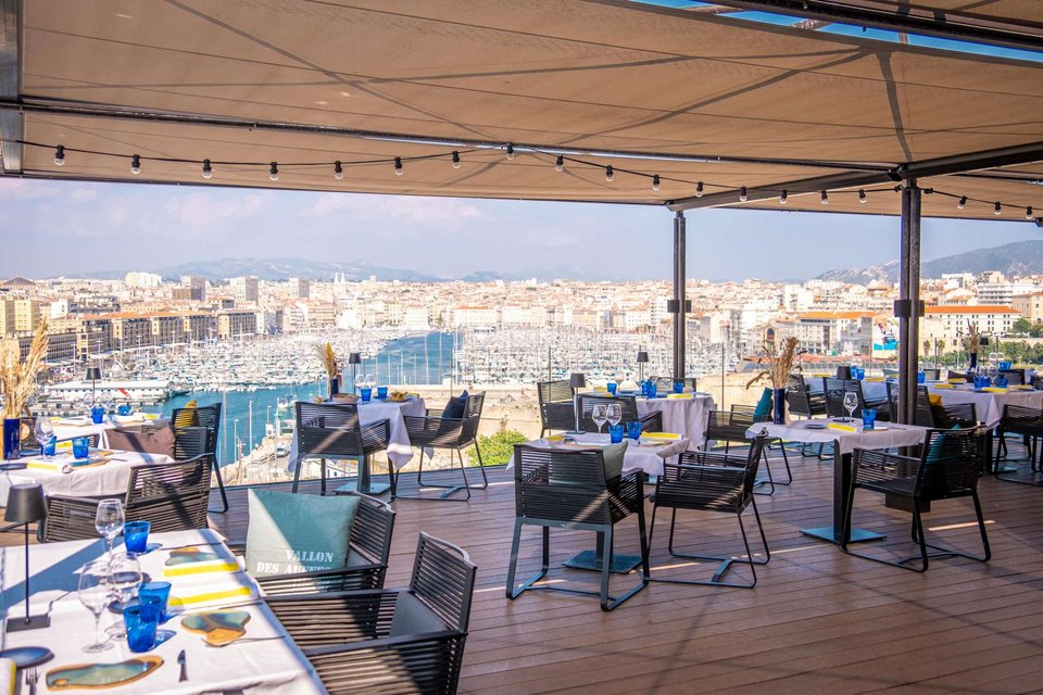 Κι έτσι, η ίδια πόλη που άλλοτε υπήρξε σύνορο, σήμερα δείχνει πώς μπορείς να σερβίρεις αξιοπρέπεια στο πιάτο / FACEBOOK