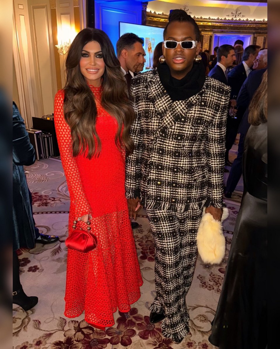 Από την εμφάνιση της κυρίας Γκιλφόιλ στο Λονδίνο Facebook @Kimberly Guilfoyle