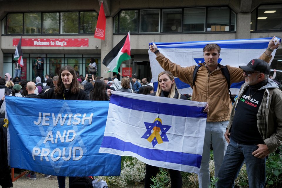 Εβραίοι φοιτητές στο Λονδίνο δηλώνουν την στηρίξή τους στο κράτος του Ισραήλ / AP