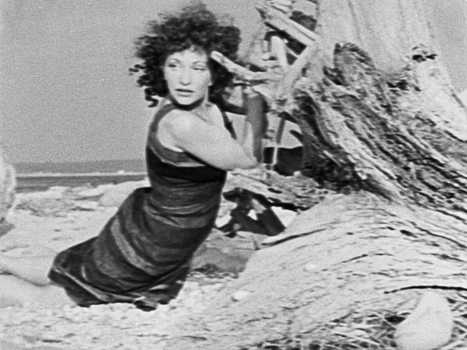 Maya Deren, At Land (1944)© και ευγενική παραχώρηση The Film-Makers' Cooperative (NACG