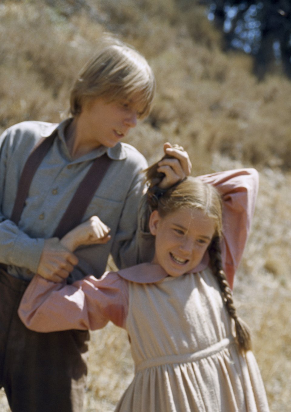 O Michael LeClair ως Bubba Galende και η Melissa Gilbert ως Laura Ingalls