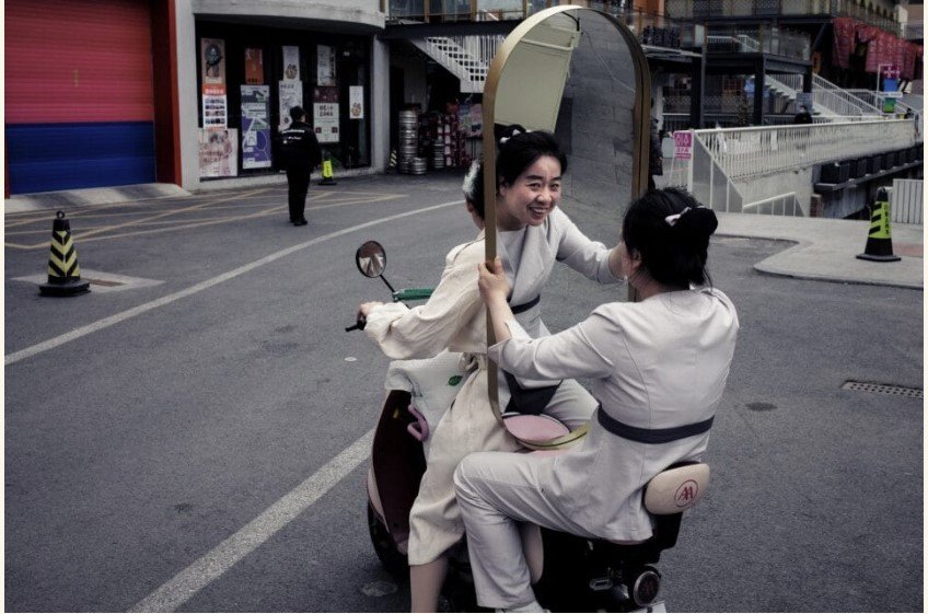 Chris Yan, «Mirror» / Pure Street Photography