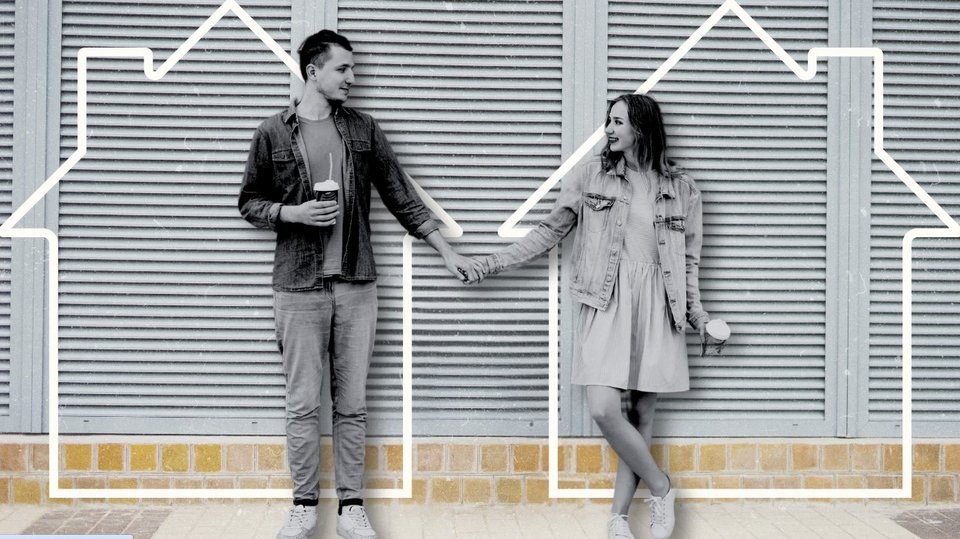 Όμως μια νέα τάση - που ξεκίνησε διακριτικά και πλέον αποκτά ρεύμα - αμφισβητεί αυτήν την ταύτιση. Το λεγόμενο Living Apart Together (ή LAT) δεν είναι ένα παράδοξο, αλλά μια νέα μορφή συντροφικότητας / SHUTTERSTOCK