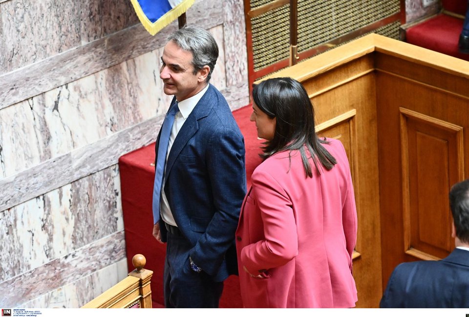 Ο πρωθυπουργός με την υπουργό Εργασίας Νίκη Κεραμέως