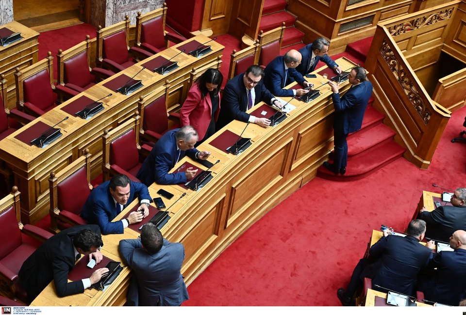 Υπουργοί σε παράταξη