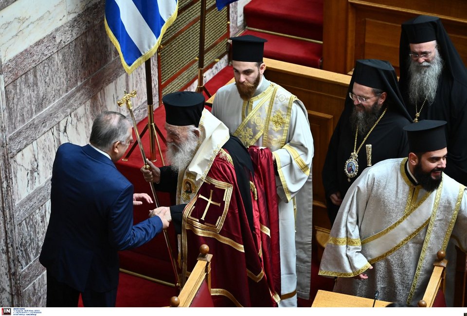 Ο Τάκης Θεοδωρικάκος με τον Αρχιεπίσκοπο Ιερώνυμο