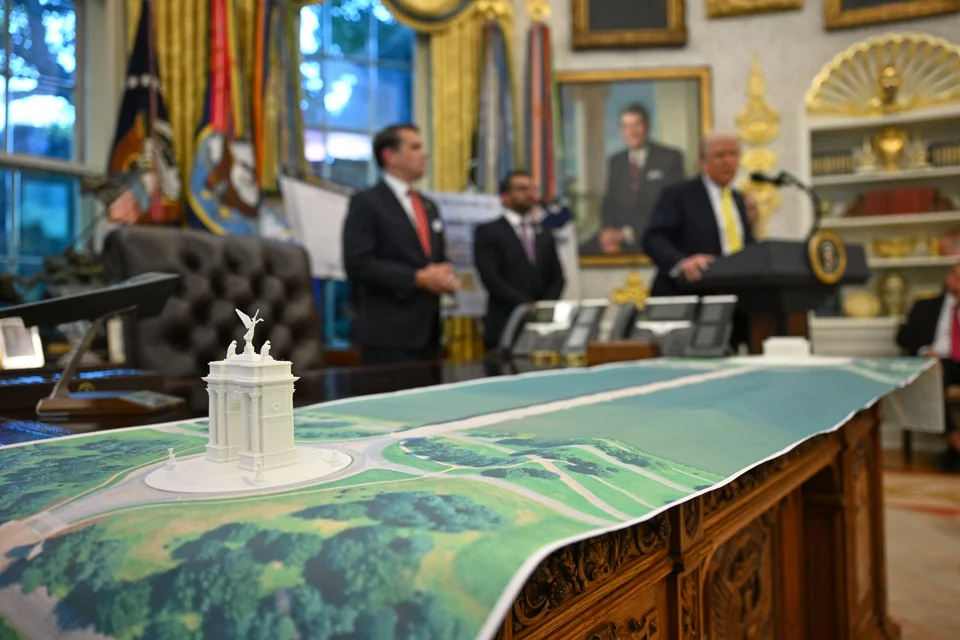 apsida thriamvou trump83.jpg