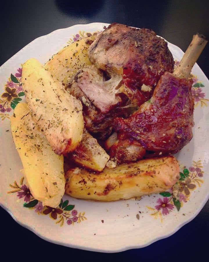 Ελληνική κουζίνα στο Άστερ στα Άνω Πετράλωνα / Φωτογραφία: aster.petralona/Instagram